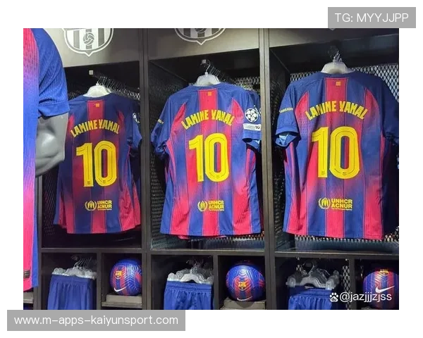 亚马尔边路爆趟下底，巴萨后点包抄到位，巴萨 亚洲球员